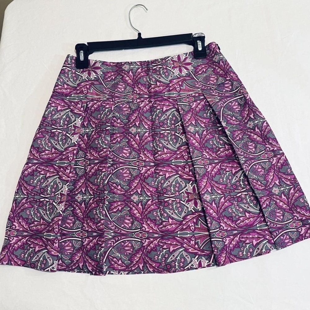 NWOT Banana Republic Pleated Paisley Silk Skirt. Size 2.